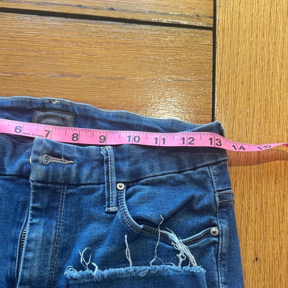 MOTHER High Waisted Looker Ankle Fray Jeans in Blue size 27 - Picture 4 of 7